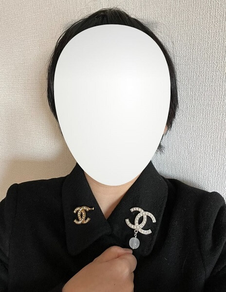 chanel, シャネルブローチ襟元